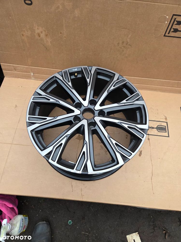 Felga Aluminiowa Audi A6 e-tron RS C9 21 Cali 85E601025AP E- 8,1/2Jx21H2 ET 46 - 10