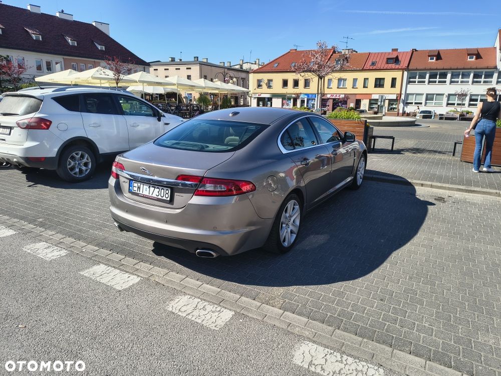 Jaguar XF - 3