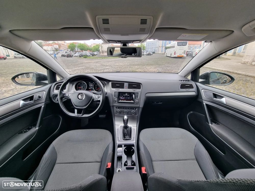 VW Golf 1.6 TDi Highline DSG - 5