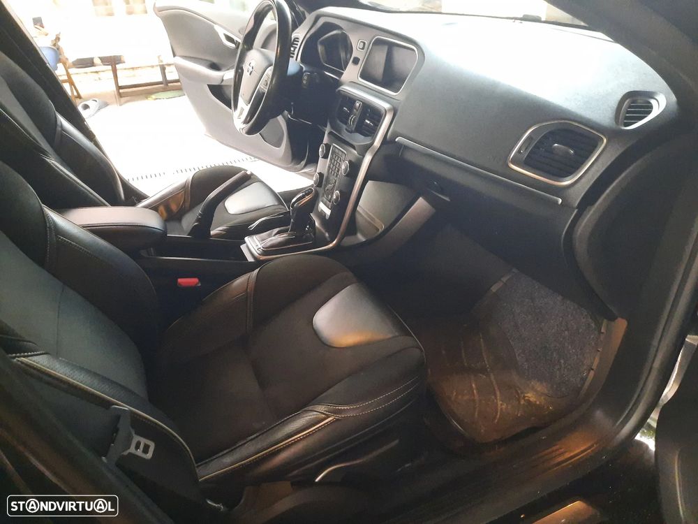 Volvo V40 D2 Geartronic RDesign - 13