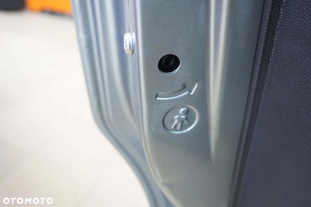 Opel Corsa 1.2 16V Enjoy - 18