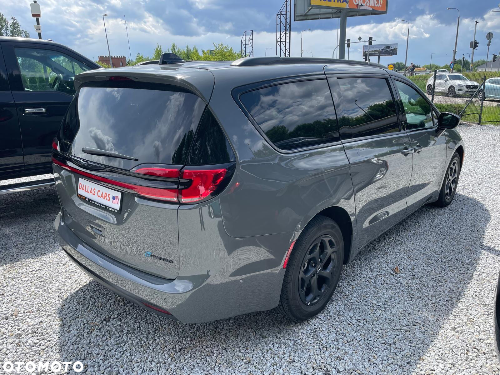 Chrysler Pacifica - 6