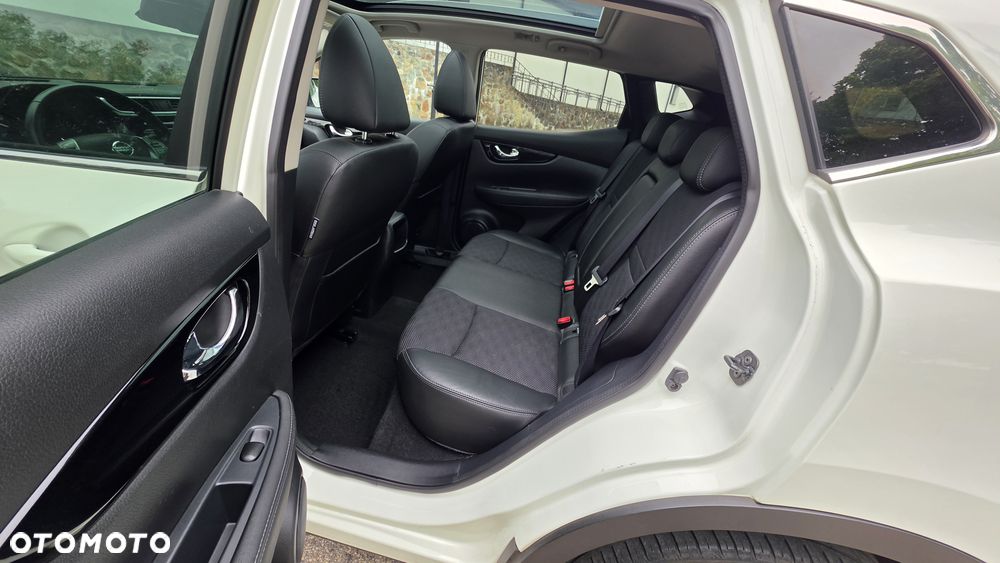 Nissan Qashqai 1.2 DIG-T Xtronic TEKNA+ - 23