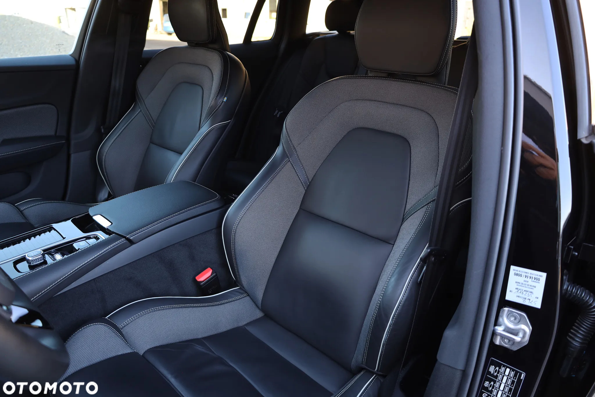 Volvo V60 T6 AWD Recharge Geartronic RDesign - 22