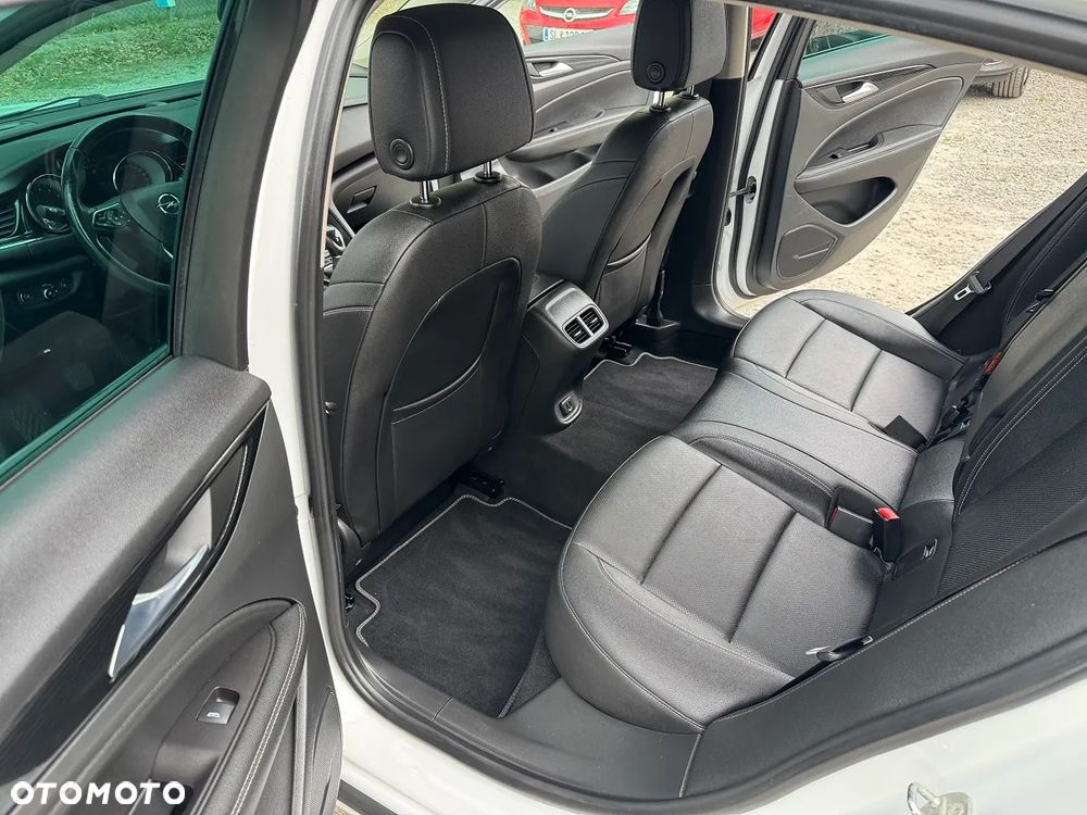 Opel Insignia - 24