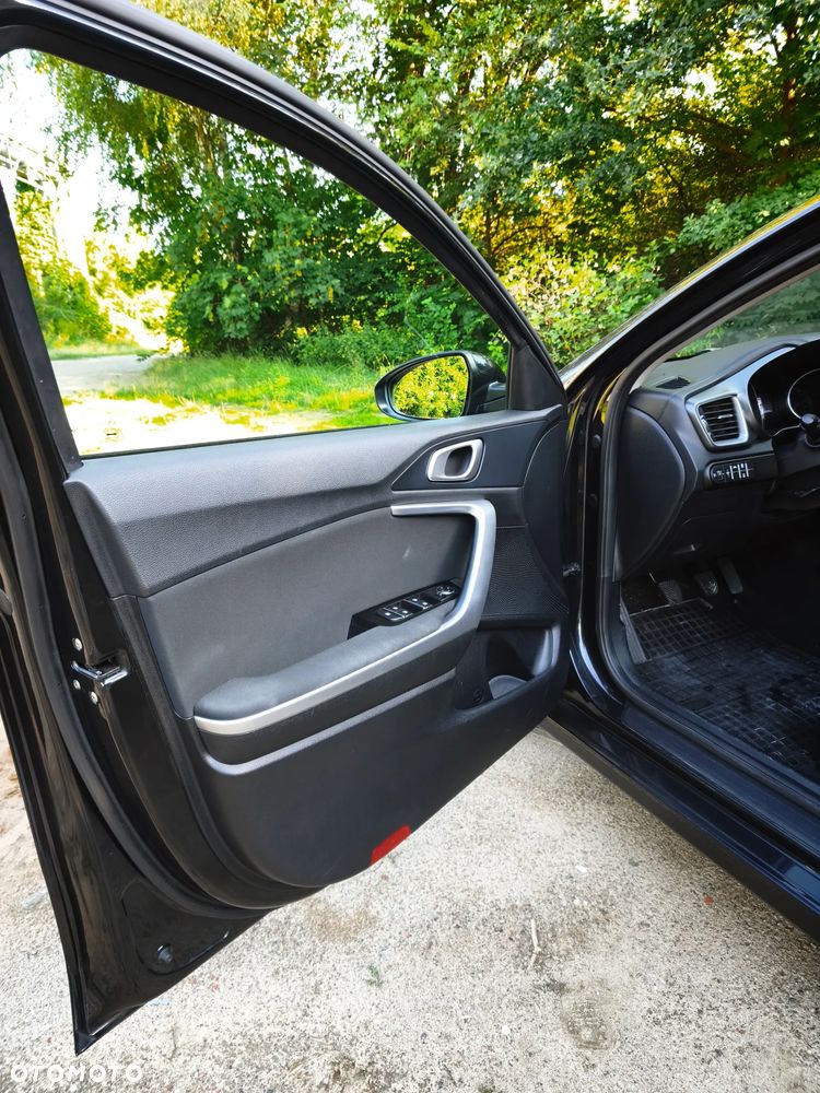 Kia Ceed 1.6 CRDi SCR M - 19