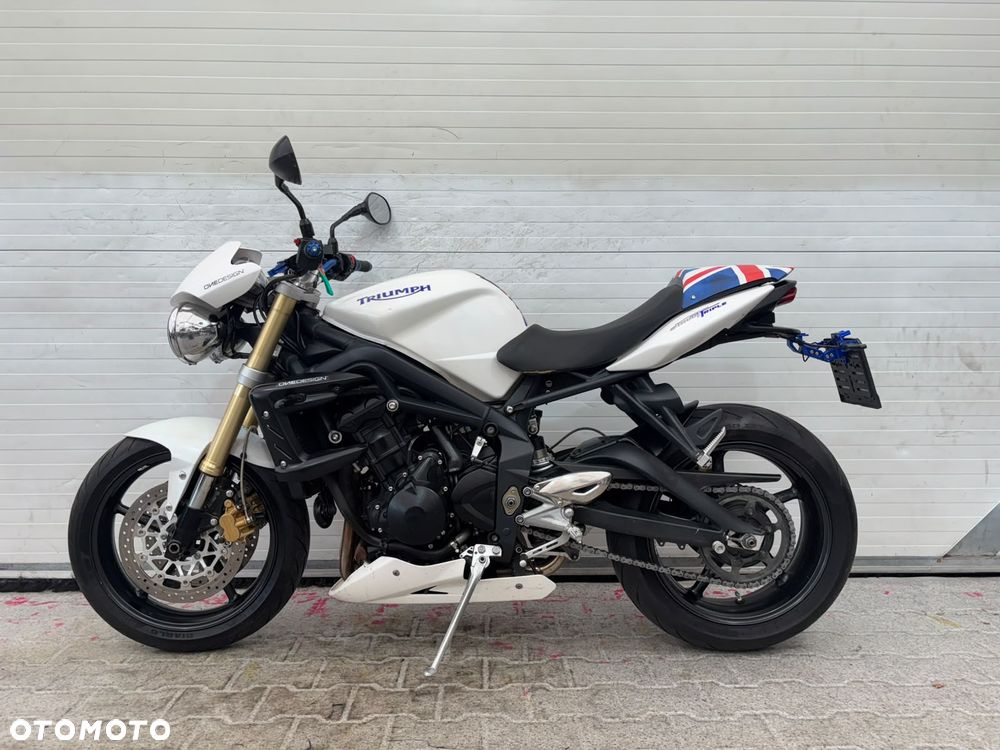 Triumph Street Triple - 1