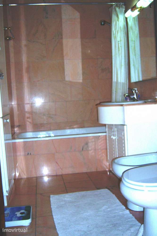 Quarto - localizado em Massarelos Porto - Grande imagem: 4/17
