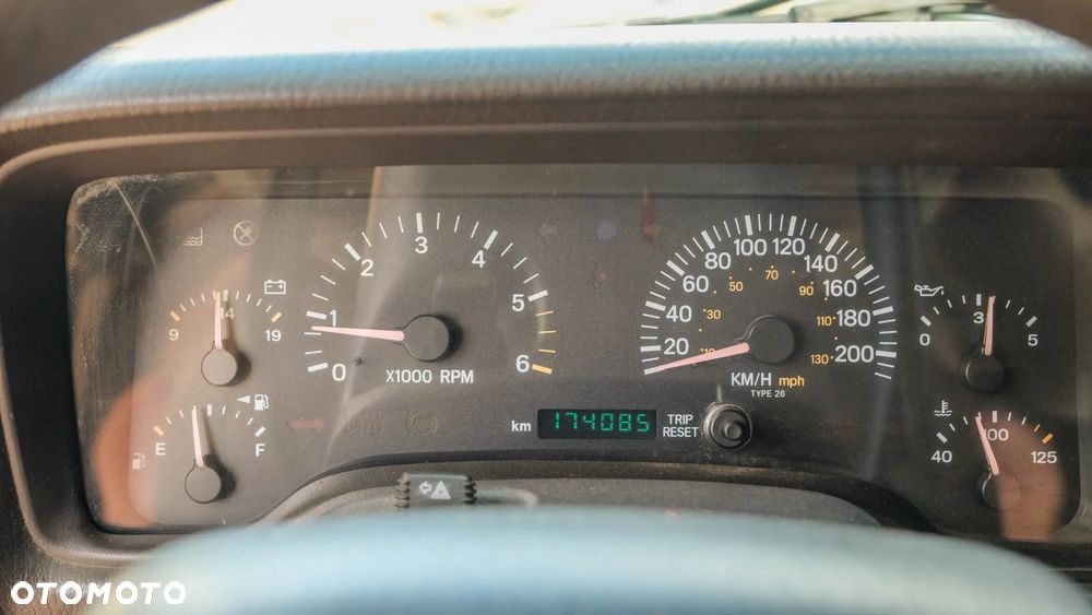Jeep Cherokee 4.0 Limited - 16