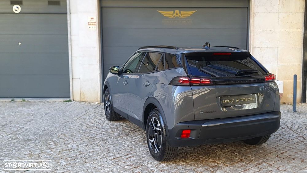 Peugeot e-2008 54 kWh Allure - 11