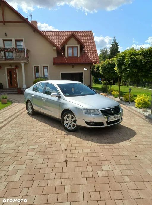 Volkswagen Passat 1.8 TSI Comfortline - 1