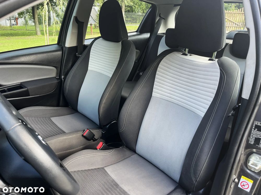 Toyota Yaris ver-hybrid-1-5-comfort - 13