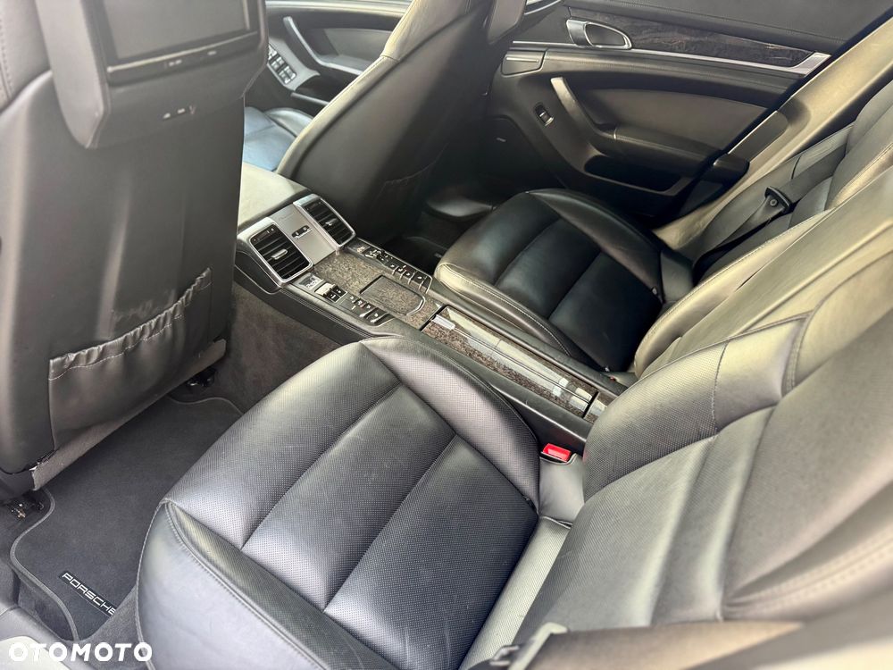 Porsche Panamera 4S PDK - 9
