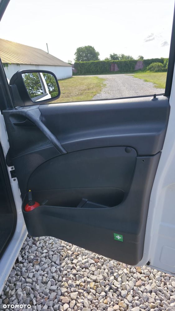 Mercedes-Benz VITO - 13