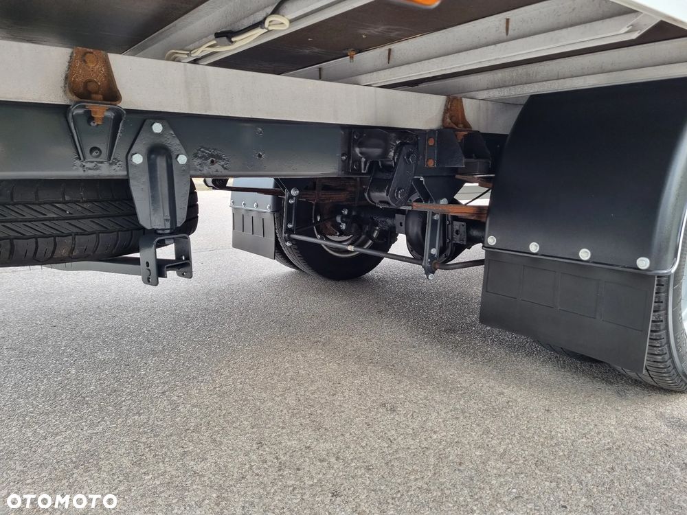 Iveco Daily 35C15 3.0 HPi 150KM 8-Palet Kontener dł 4.57 - 17