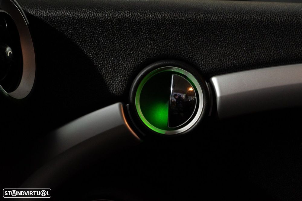 MINI 3 Portas One D - 28