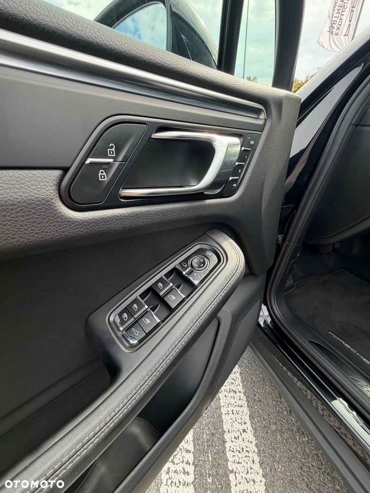 Porsche Macan T - 22