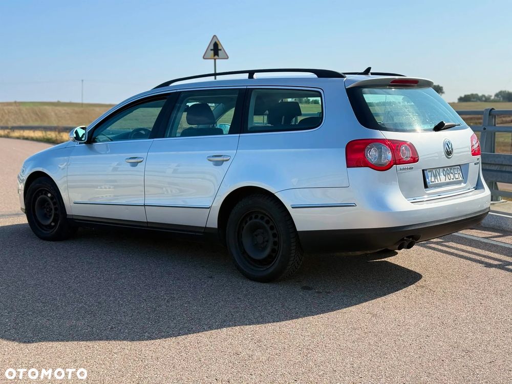 Volkswagen Passat 2.0 TDI Comfortline - 11