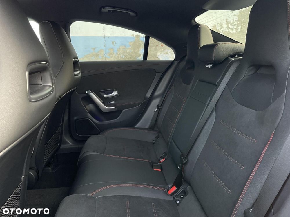 Mercedes-Benz CLA - 24