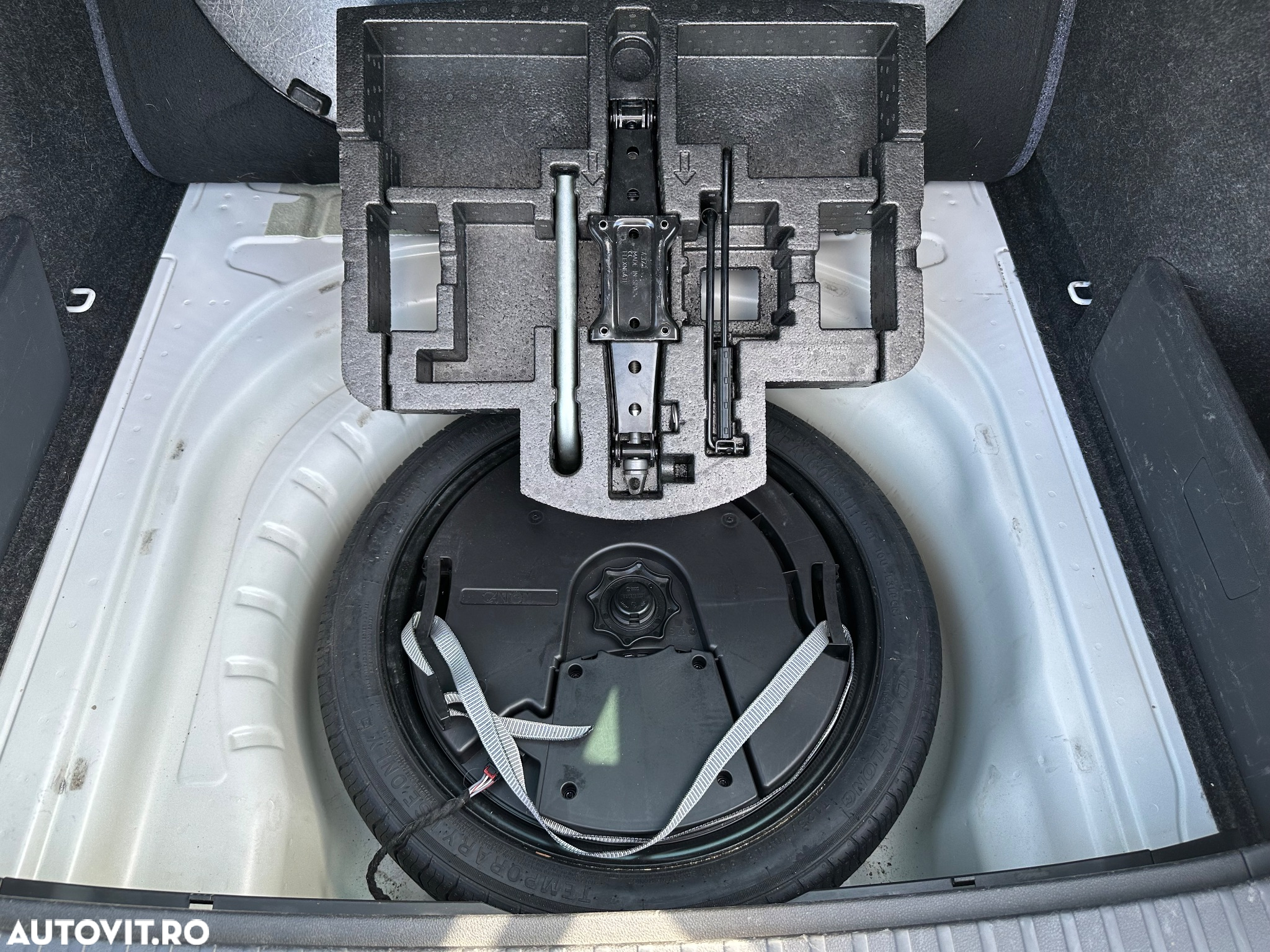 Skoda Octavia 2.0 TDI DSG RS Plus - 8