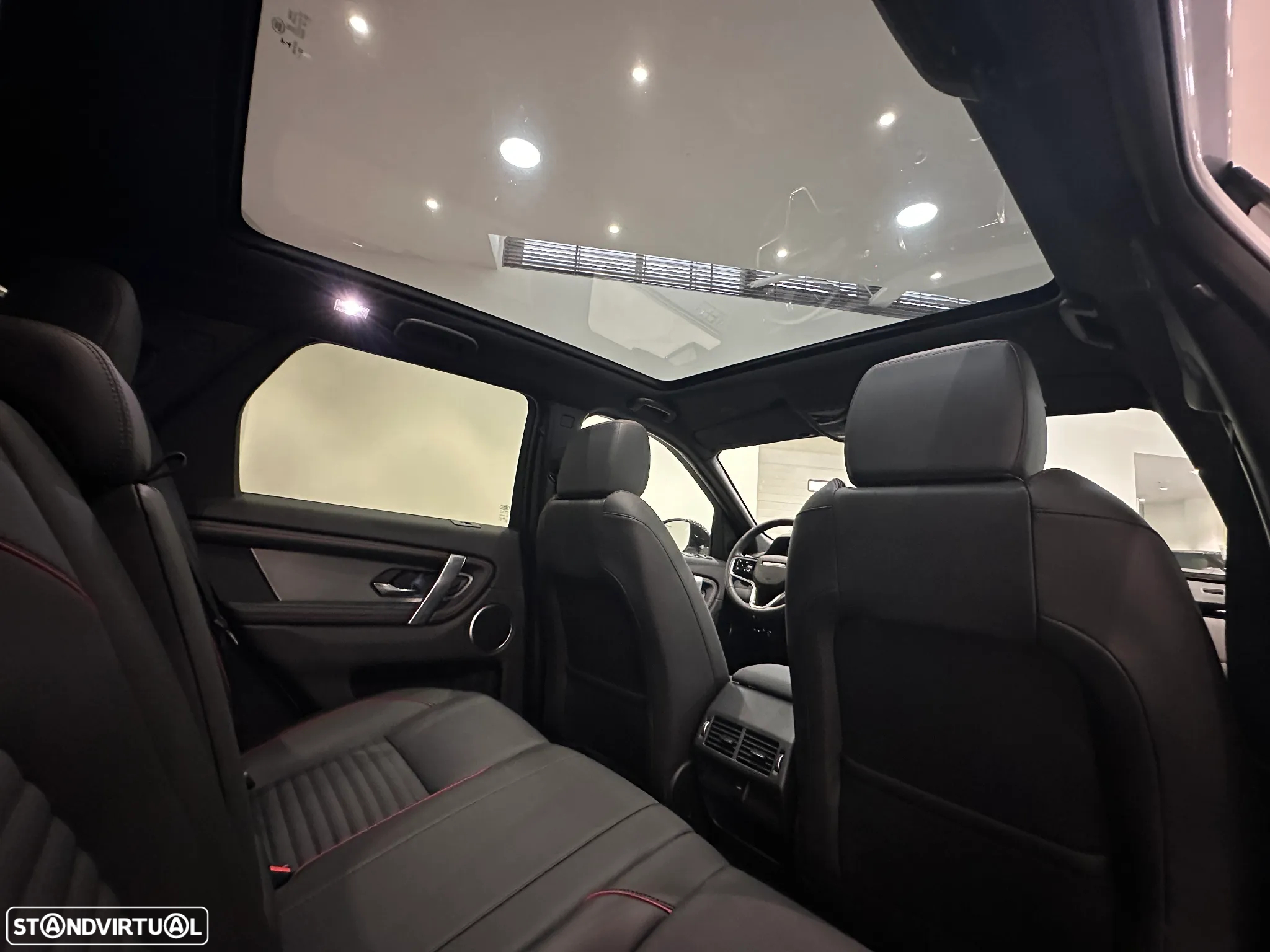 Land Rover Discovery Sport 1.5 I3 P300e AWD R-Dynamic S - 11