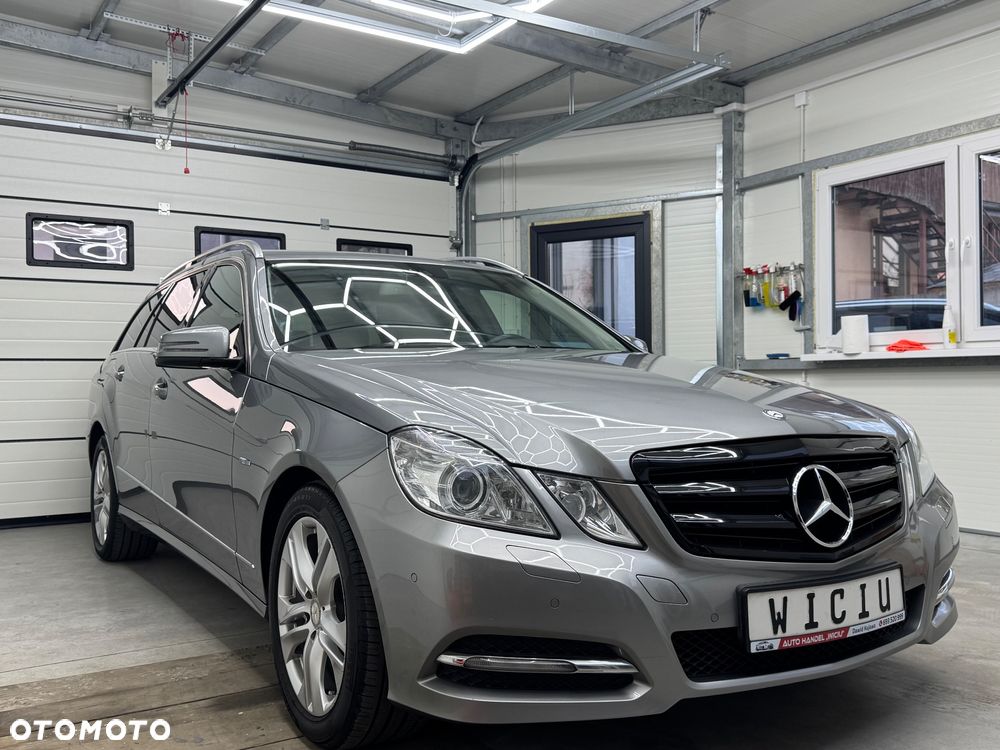 Mercedes-Benz Klasa E 200 CGI BlueEffICIENCY Avantgarde - 2