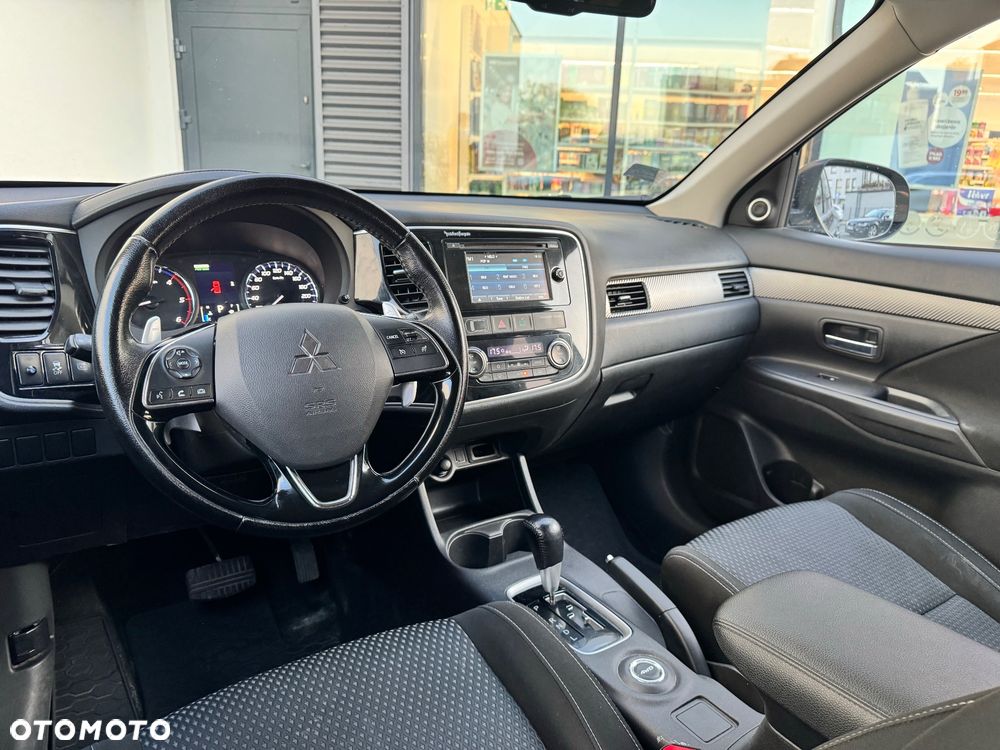 Mitsubishi Outlander 2.2 DI-D Intense + SDA 4WD - 21