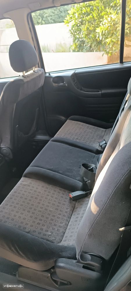 Opel Zafira - 3