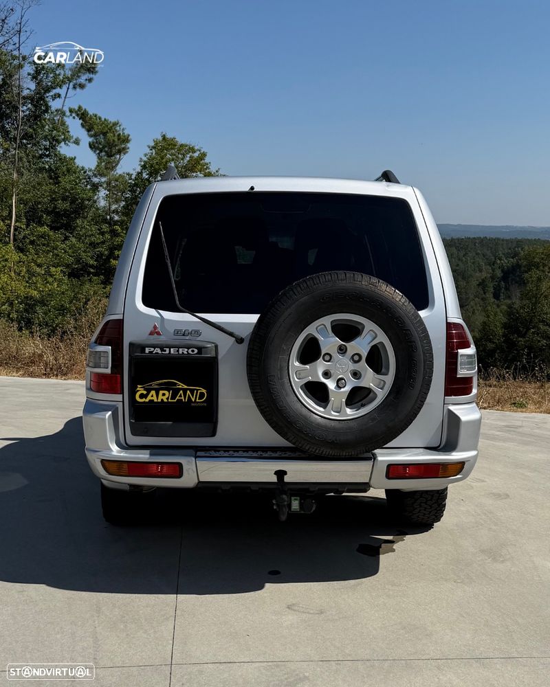 Mitsubishi Pajero - 4