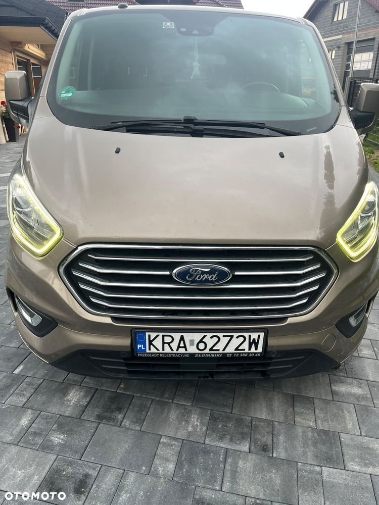 Ford Tourneo Custom - 2