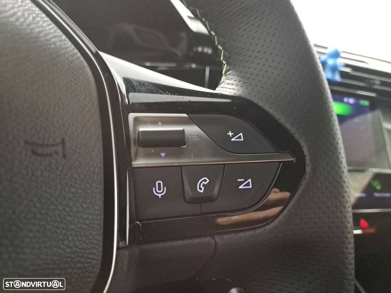 Peugeot 408 1.2 PureTech GT EAT8 - 17