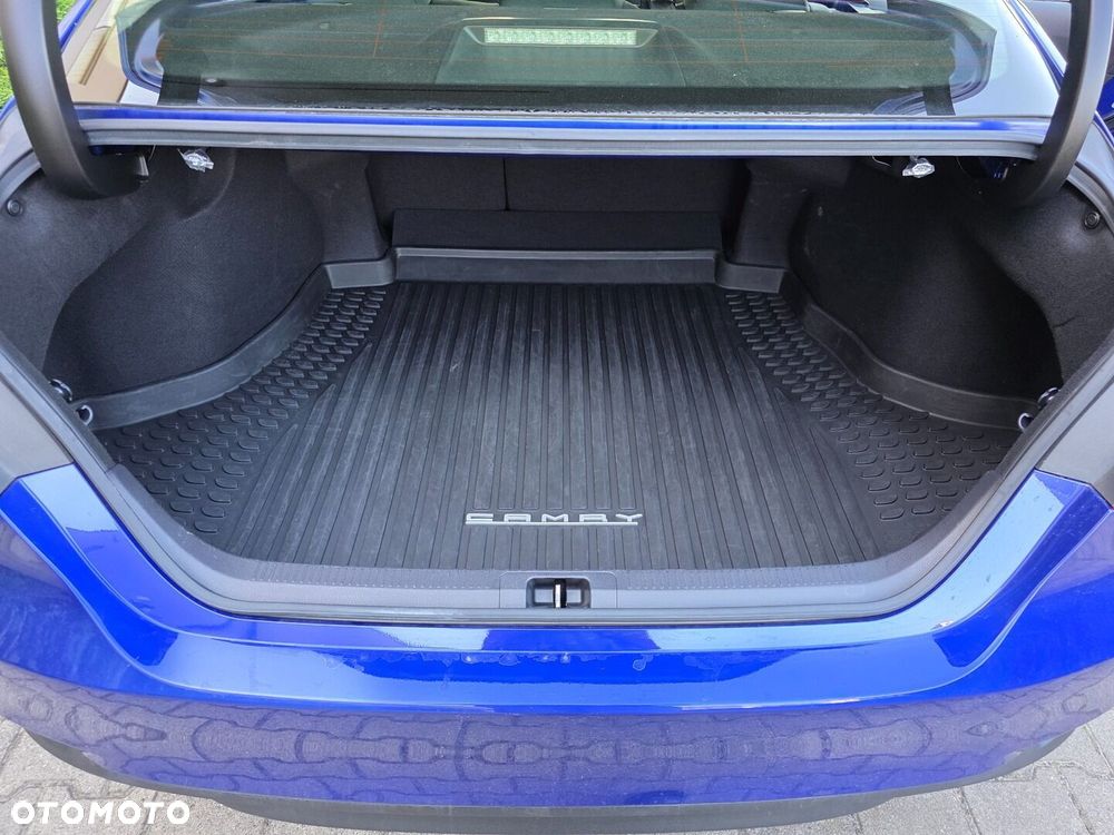 Toyota Camry 2.5 Hybrid Comfort CVT - 6