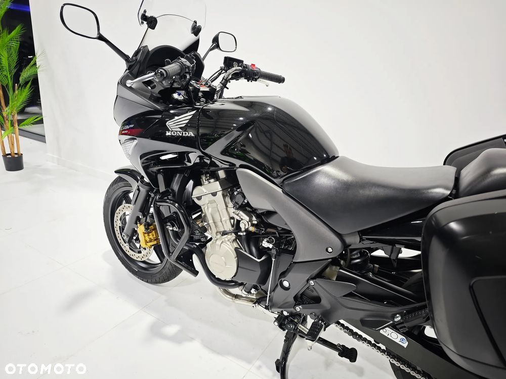 Honda CBF - 22