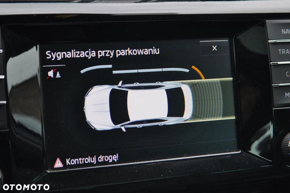 Skoda Superb 2.0 TDI DSG Premium Edition - 35