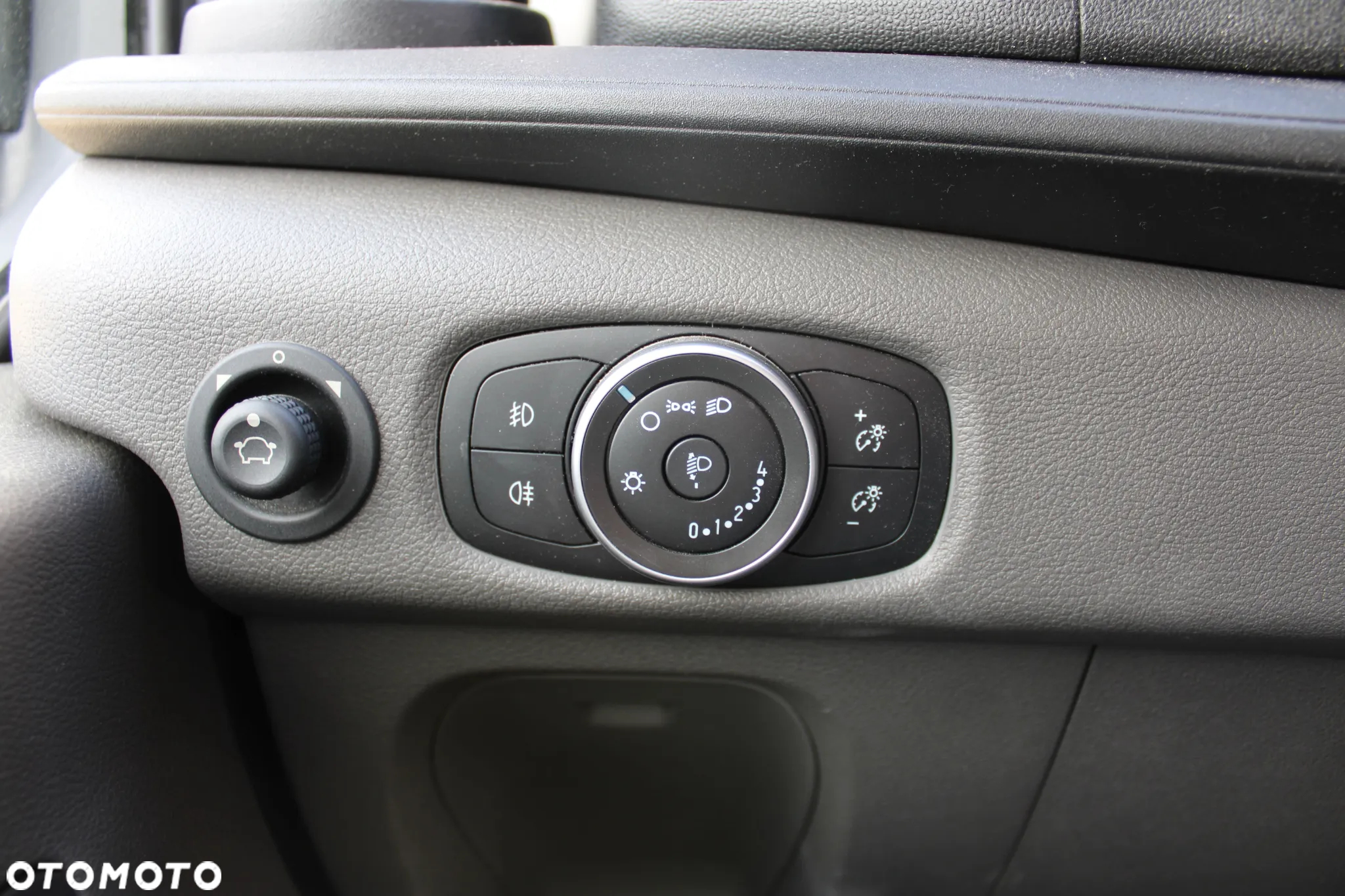 Ford Transit Trend - 23