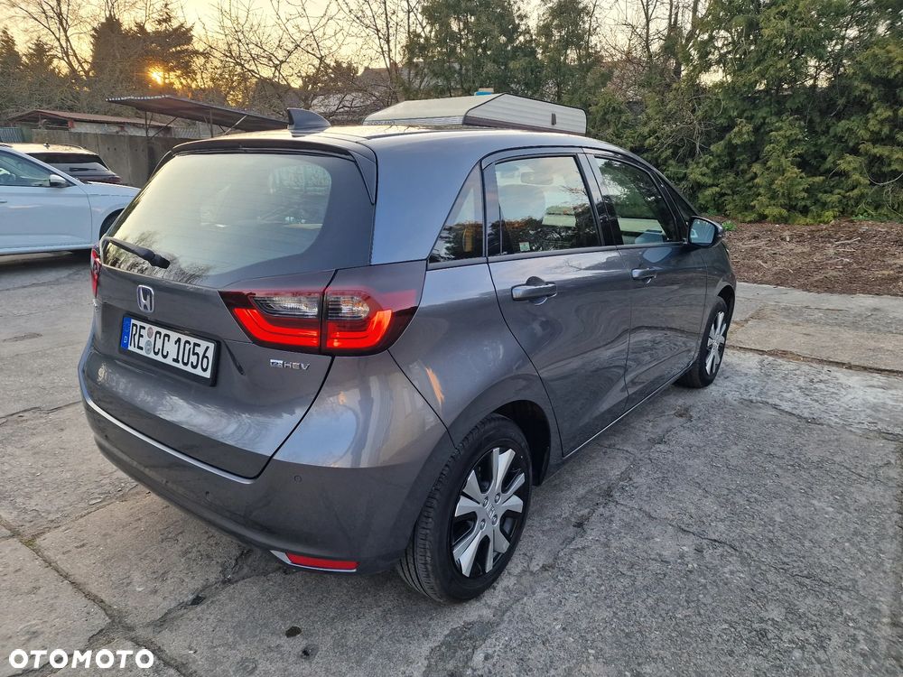 Honda Jazz ver-1-5-i--vtec-cvt-dynamic - 4