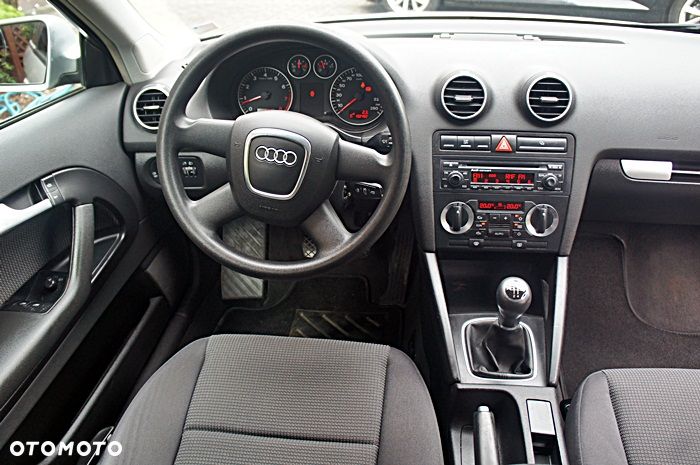 Audi A3 3-drzwiowe 1.6 Ambiente - 19