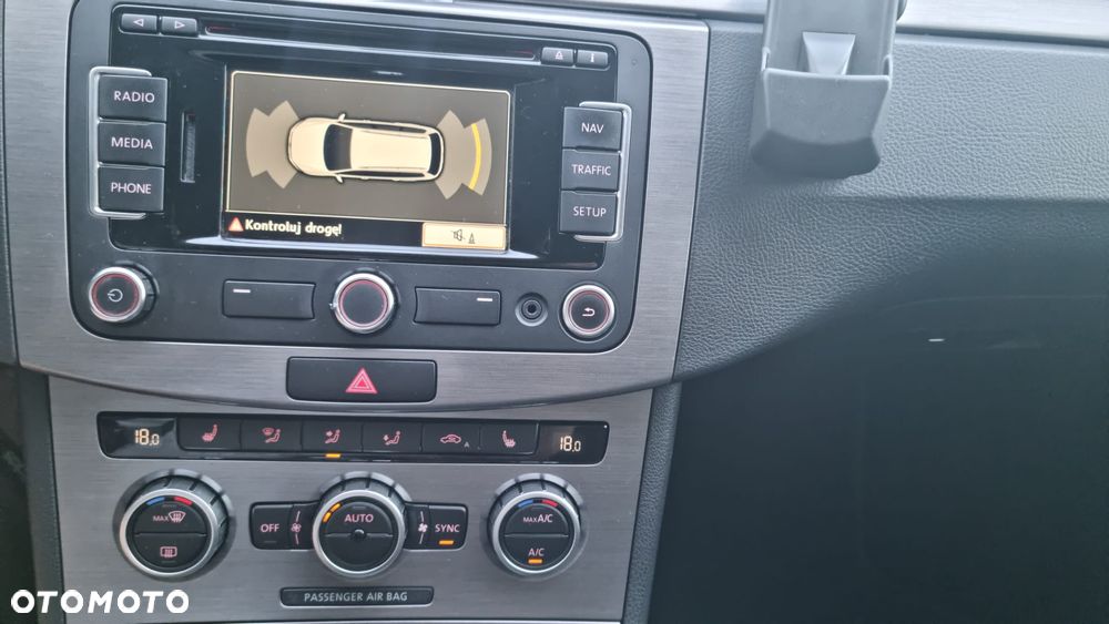 Volkswagen Passat - 20