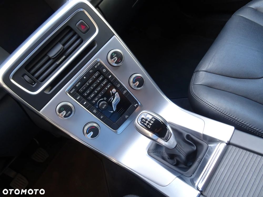 Volvo V60 D2 Drive-E Momentum - 13