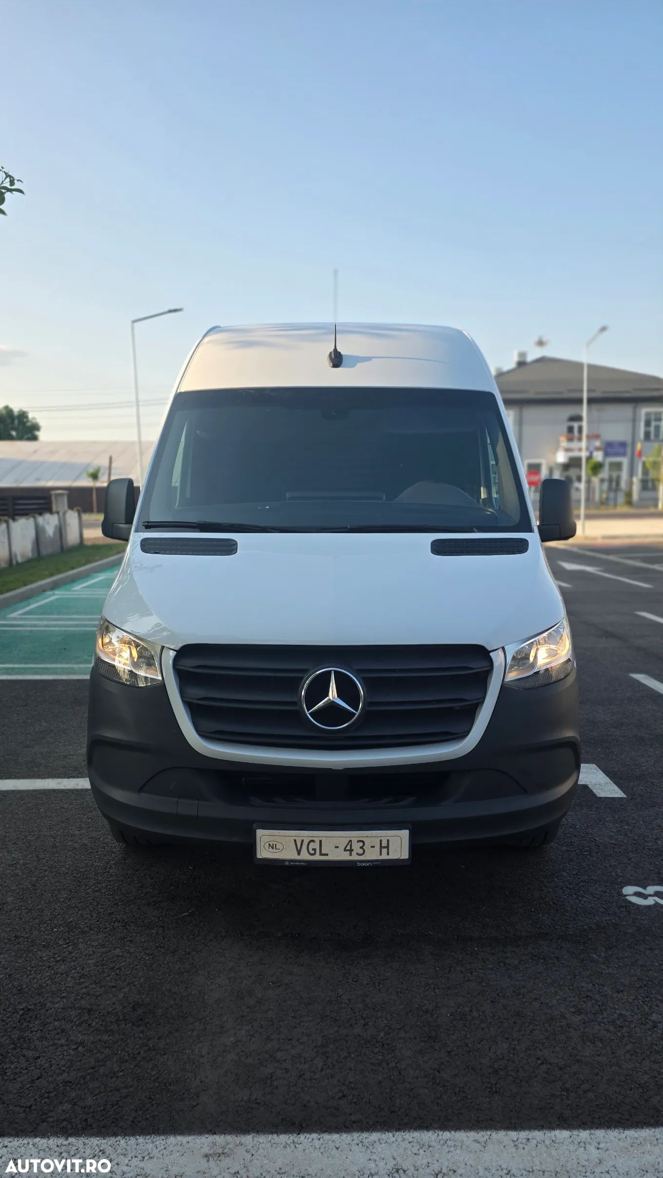 Mercedes-Benz Sprinter - 1