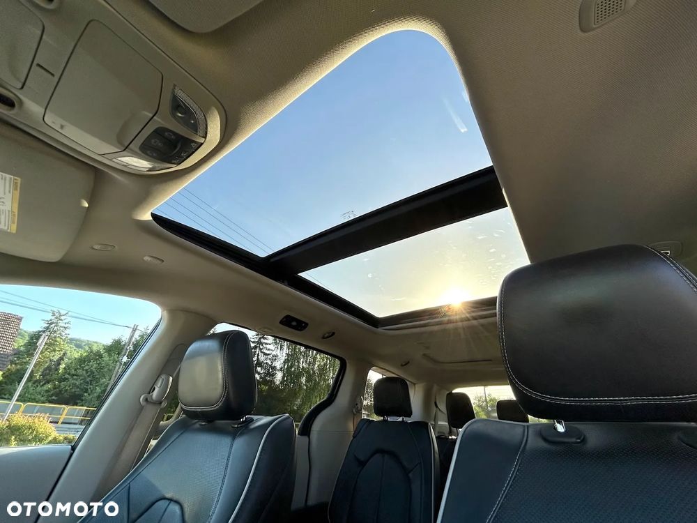 Chrysler Pacifica - 26