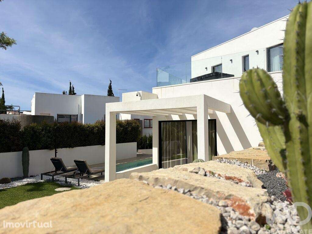 Casa / Villa T3 em Quarteira de 213 m2 - Grande imagem: 2/37
