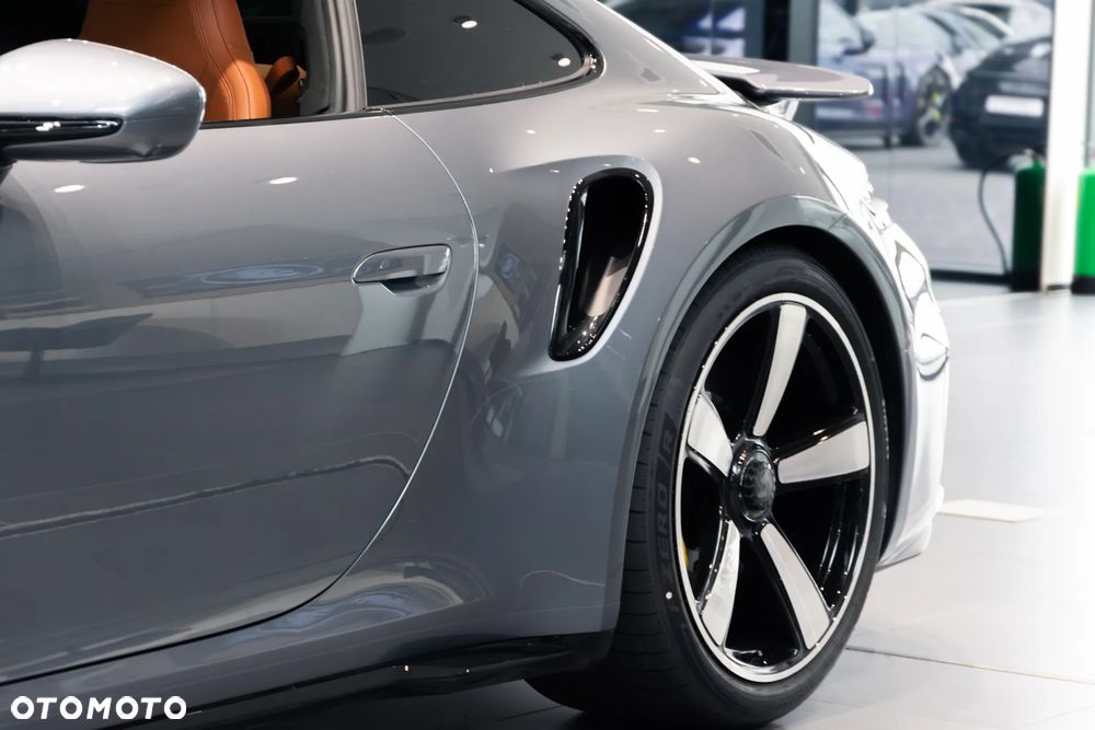 Porsche 911 Turbo S - 13