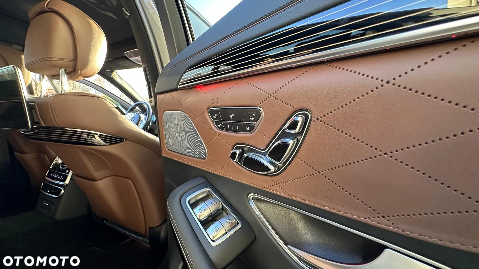 Mercedes-Benz Klasa S 560 4-Matic L 9G-TRONIC - 32