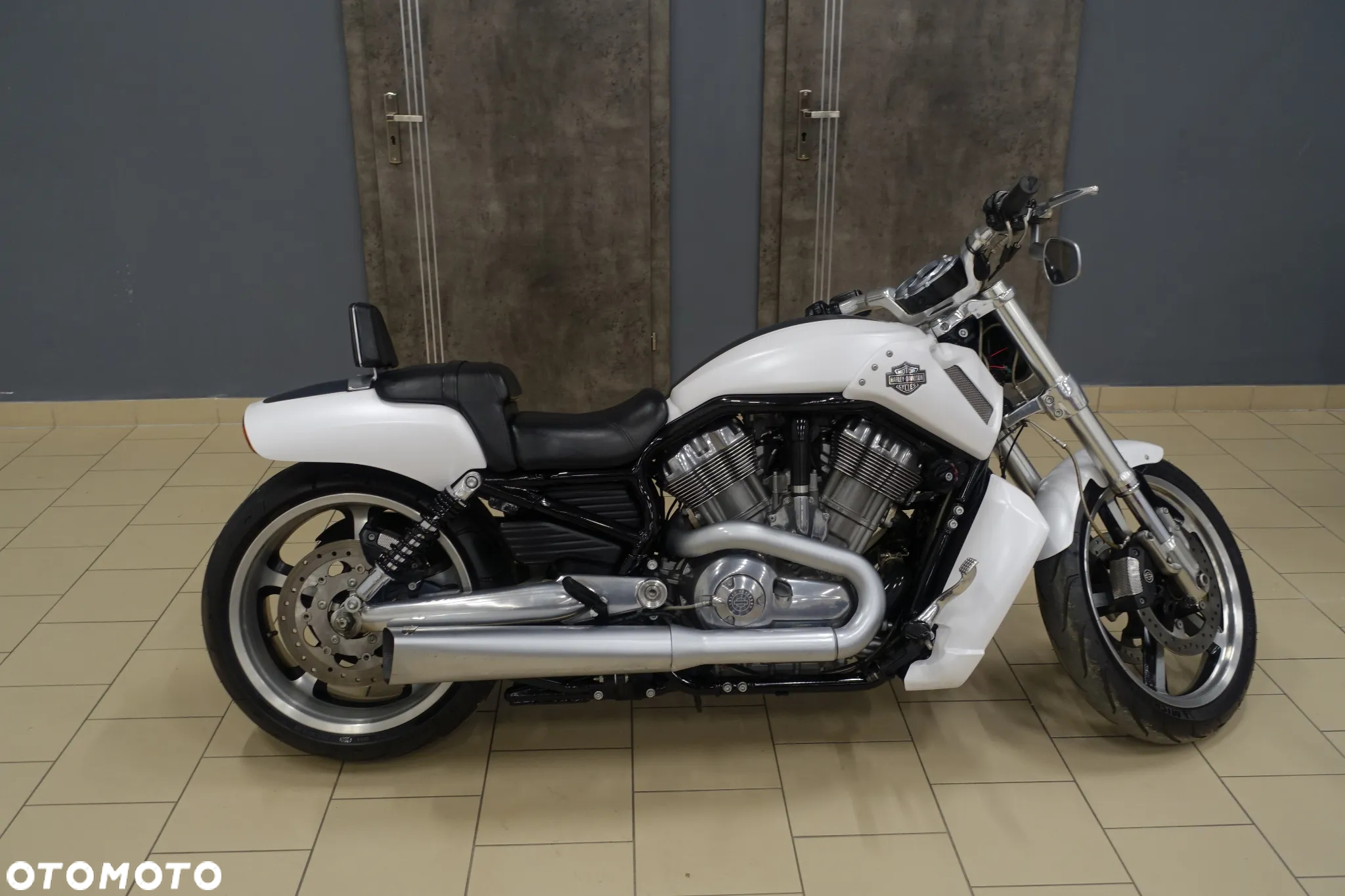 Harley-Davidson V-Rod Muscle - 12