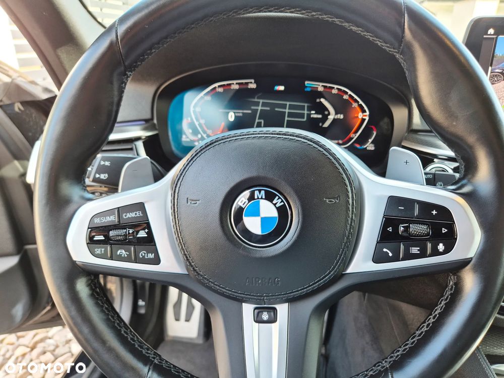 BMW Seria 5 520d M Sport - 9