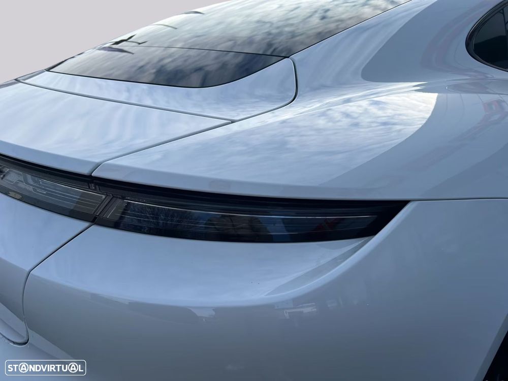 Porsche Taycan - 8
