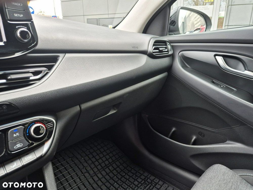 Hyundai i30 - 21