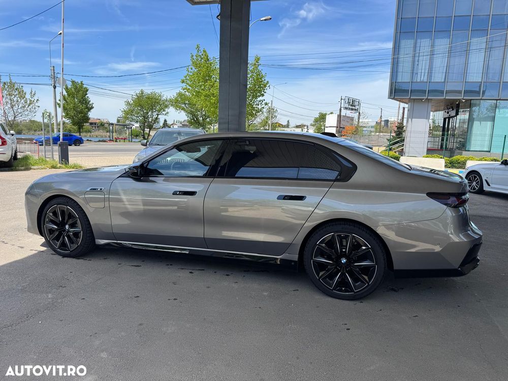 BMW M7 - 23