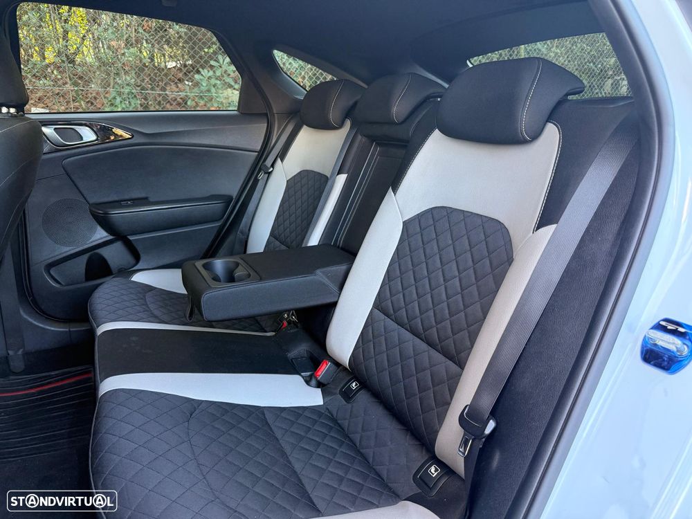 Kia ProCeed 1.6 CRDi SCR GT LINE - 10